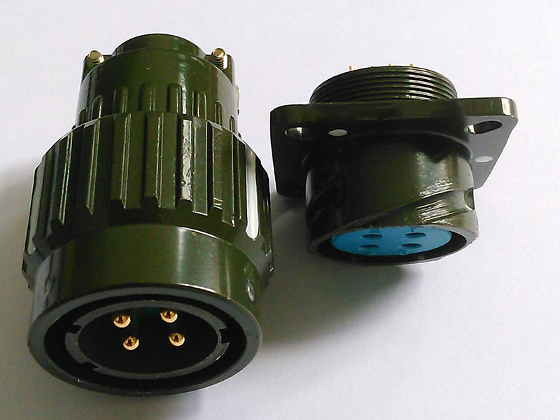 군용 커넥터의 장점.